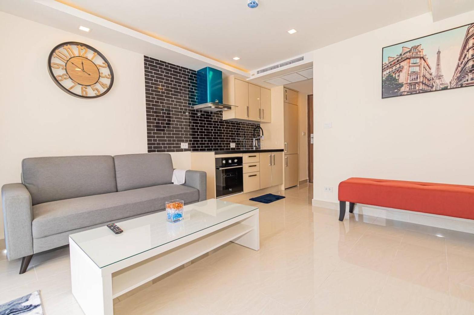 Grand Avenue by Fantasea Beach Pattaya Habitación foto